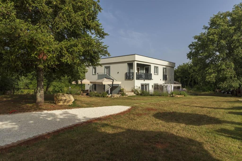 Luxury Villa Cetiri Hrasta Pican Luaran gambar