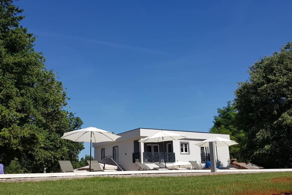Luxury Villa Cetiri Hrasta Pican Luaran gambar